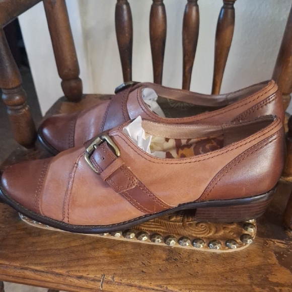 Fossil Brown Leather Women's Shoes - Picture 3 of 8